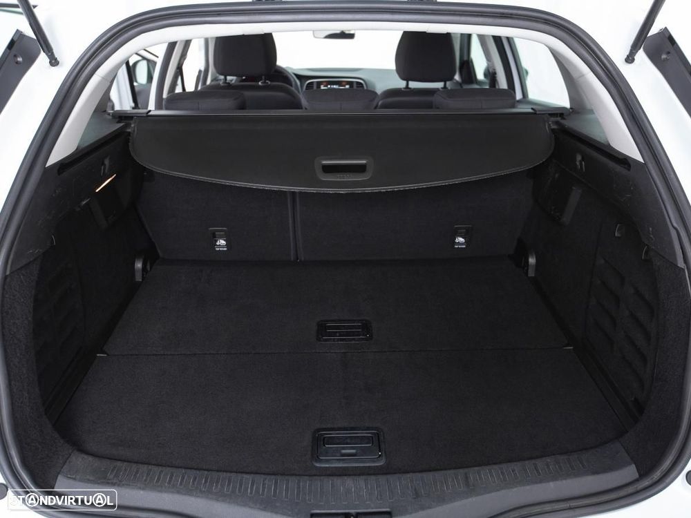 Renault Mégane Sport Tourer 1.5 Blue dCi Equilibre EDC — fotografia 11