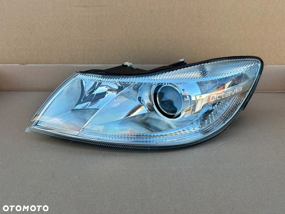 SKODA OCTAVIA II 2 LIFT LAMPA PRZÓD PRZEDNIA PRAWA B-XENON 1Z1941017