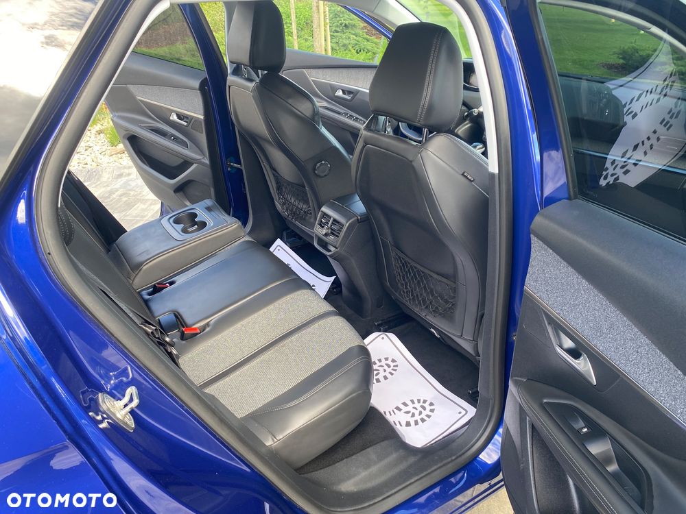 Peugeot 3008 1.2 PureTech Allure S&S - 8