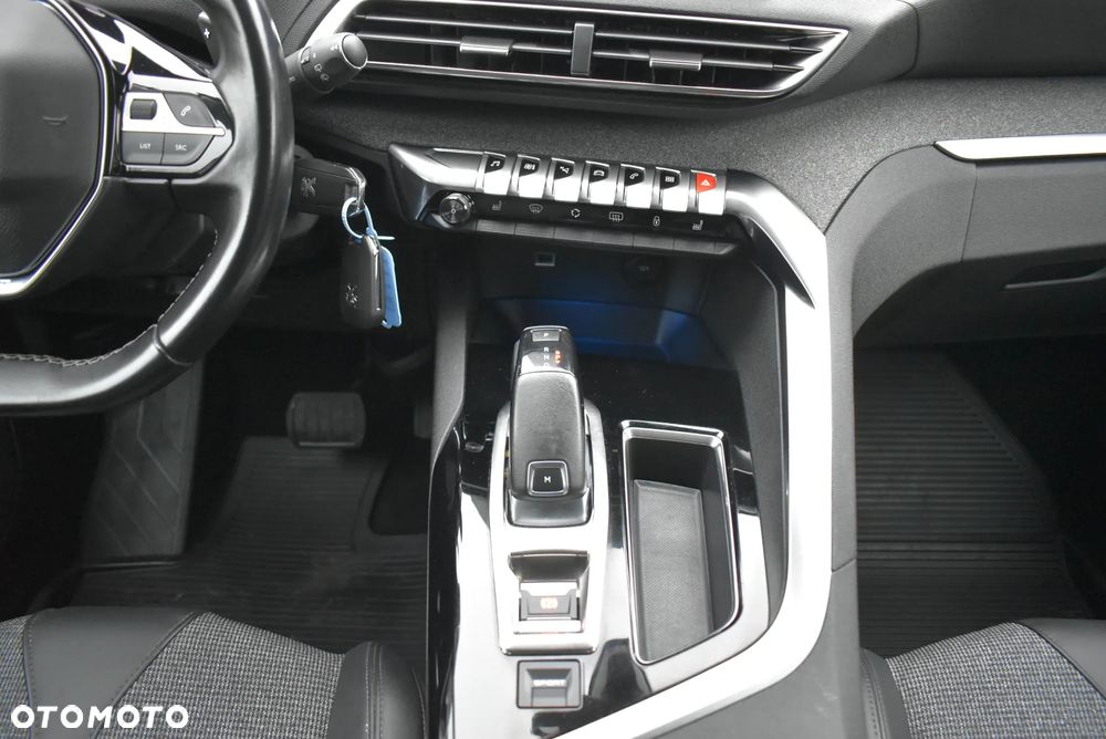 Peugeot 5008 1.5 BlueHDI Allure S&S EAT8 - 32