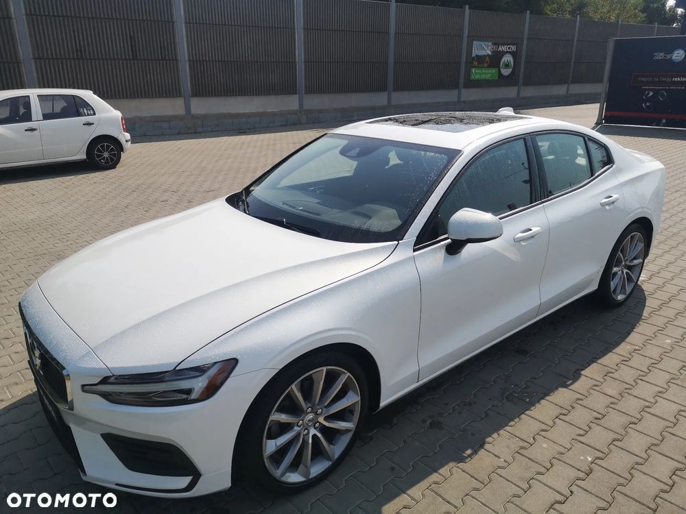 Volvo S60 T5 Momentum Pro - 1