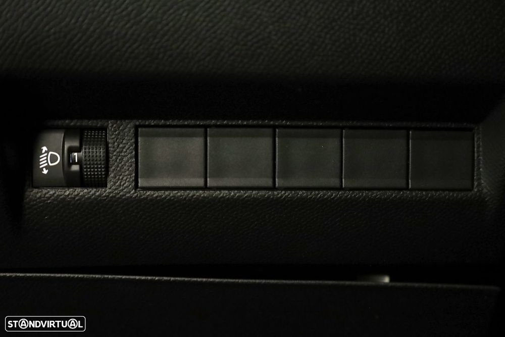 Peugeot 2008 1.2 PureTech Allure - 19