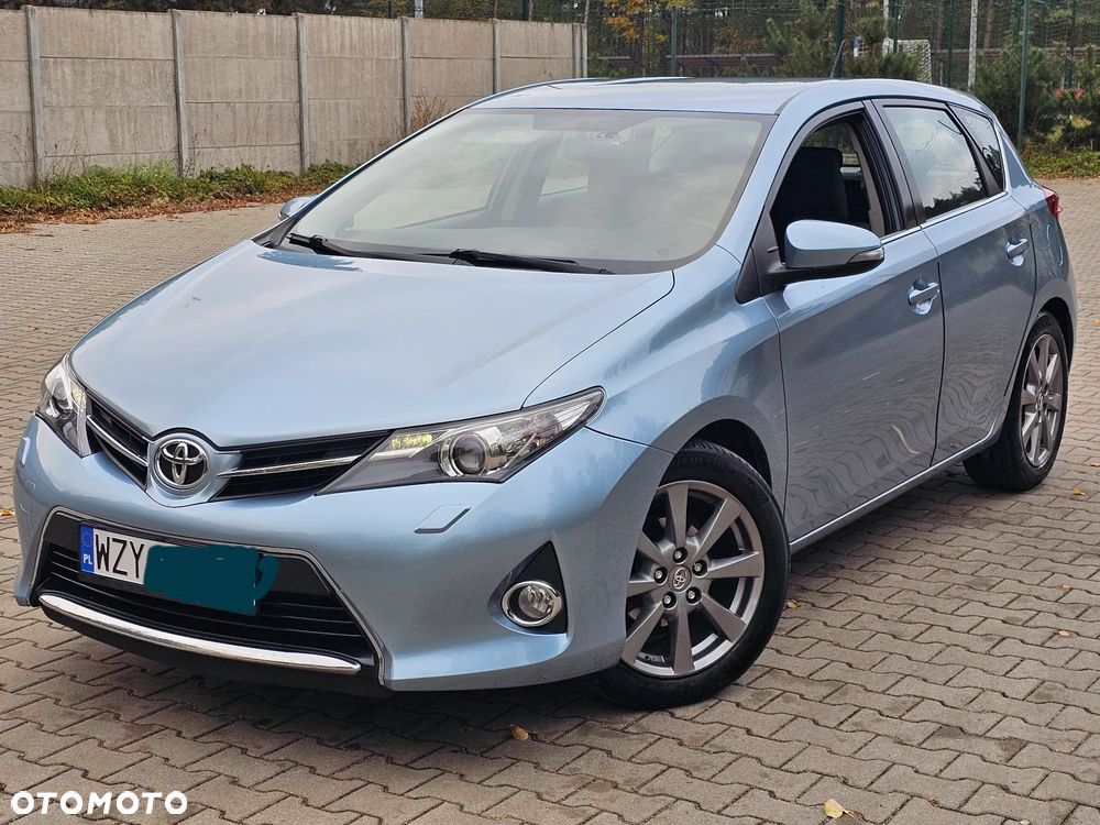 Toyota Auris 2013 photo 2