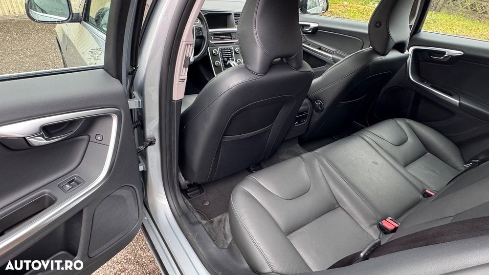 Volvo V60 D6 Plug-In-Hybrid AWD Geartronic Summum - 7