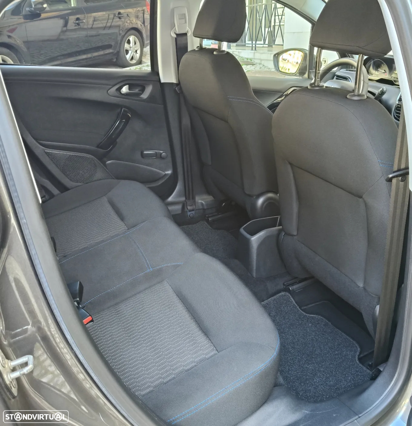 Peugeot 208 1.5 BlueHDi Signature - 22