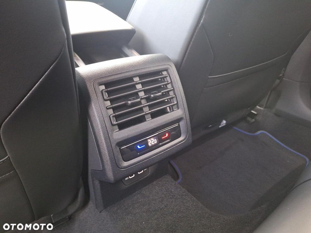 Volkswagen Golf - 33
