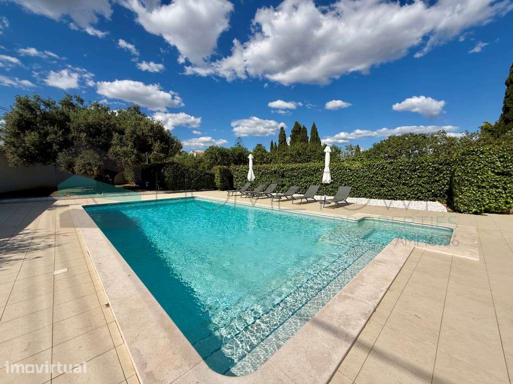 Moradia com 3 quartos, em residência exclusiva, com piscina e jardi... - Grande imagem: 2/53