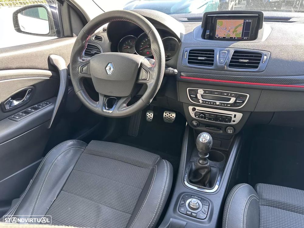 Renault Mégane Sport Tourer 1.5 dCi GT Line - 26
