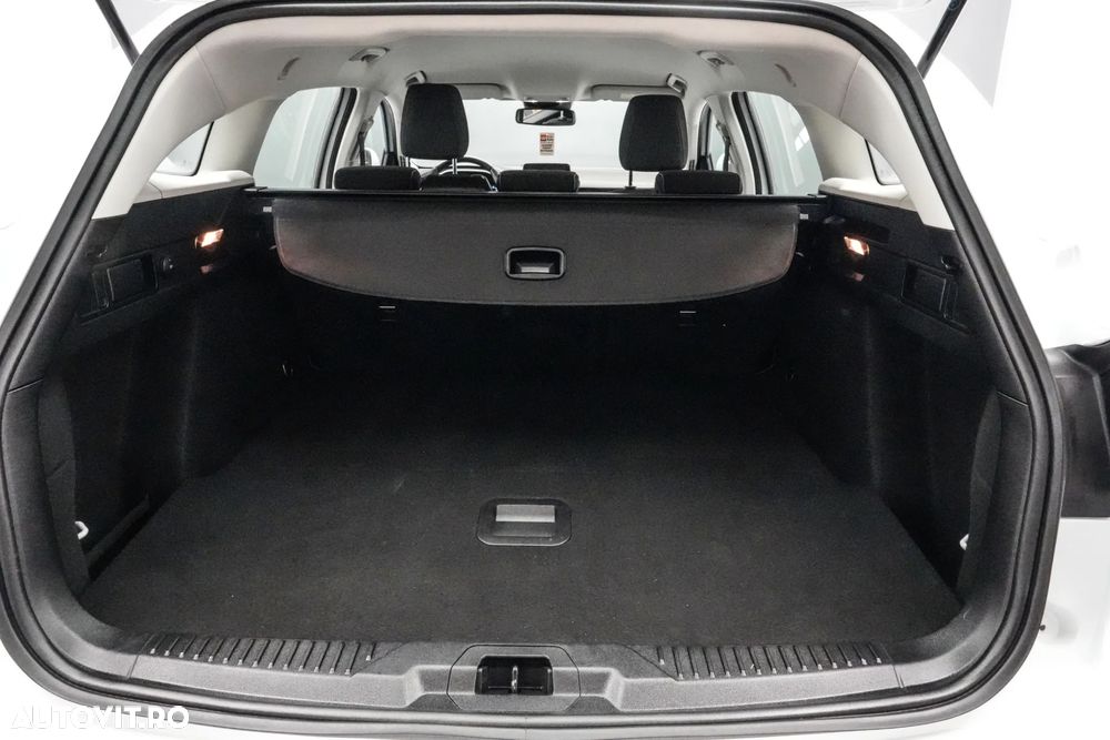 Ford Focus 1.0 EcoBoost 6MT MHEV Titanium - 19