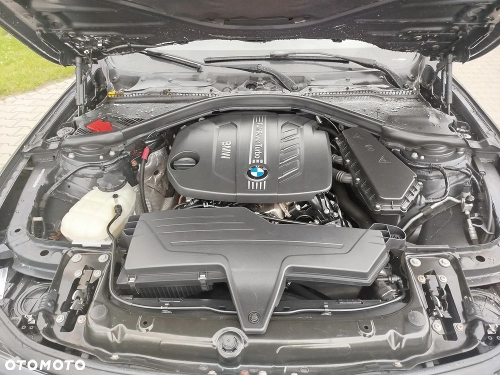 BMW Seria 3 318d DPF - 12