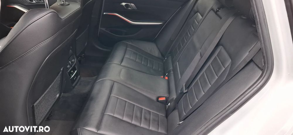 BMW Seria 3 320d Aut. Luxury Line - 18