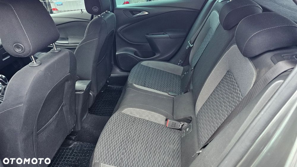 Opel Astra V 1.2 T GS Line S&S - 11