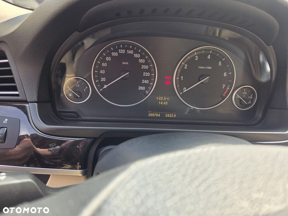 BMW Seria 5 528i - 20