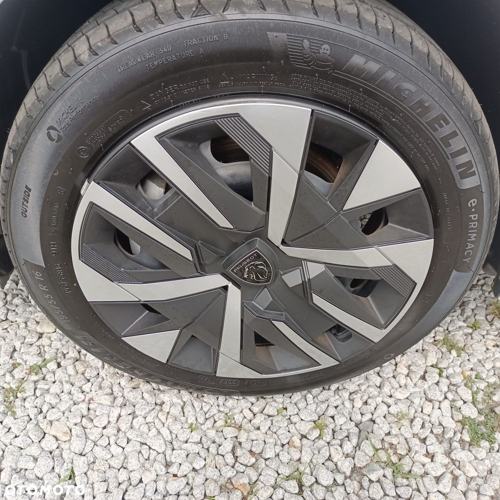 Peugeot 208 Elektromotor 136 Allure - 13