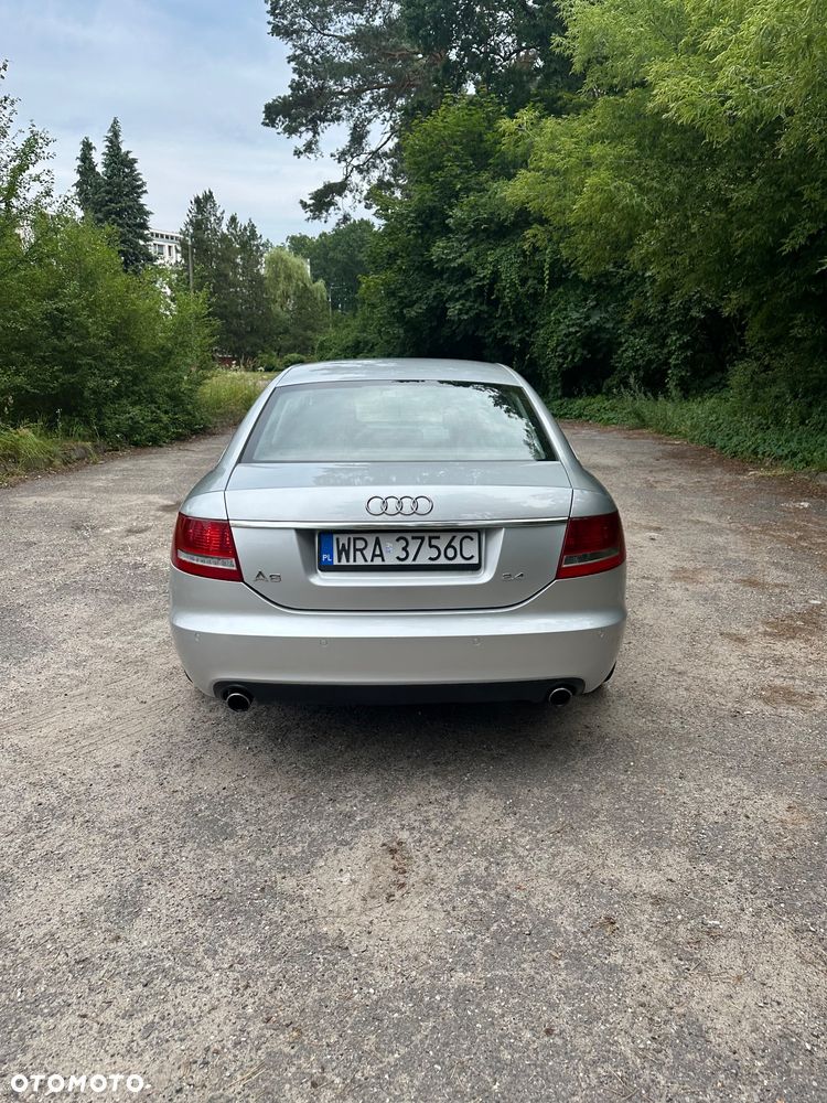 Audi A6 Avant 2.4 - 12