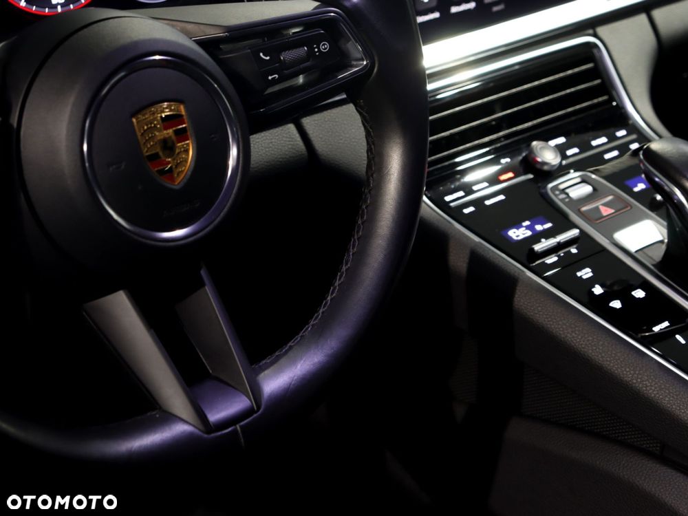 Porsche Panamera 4 Platinum Edition - 21