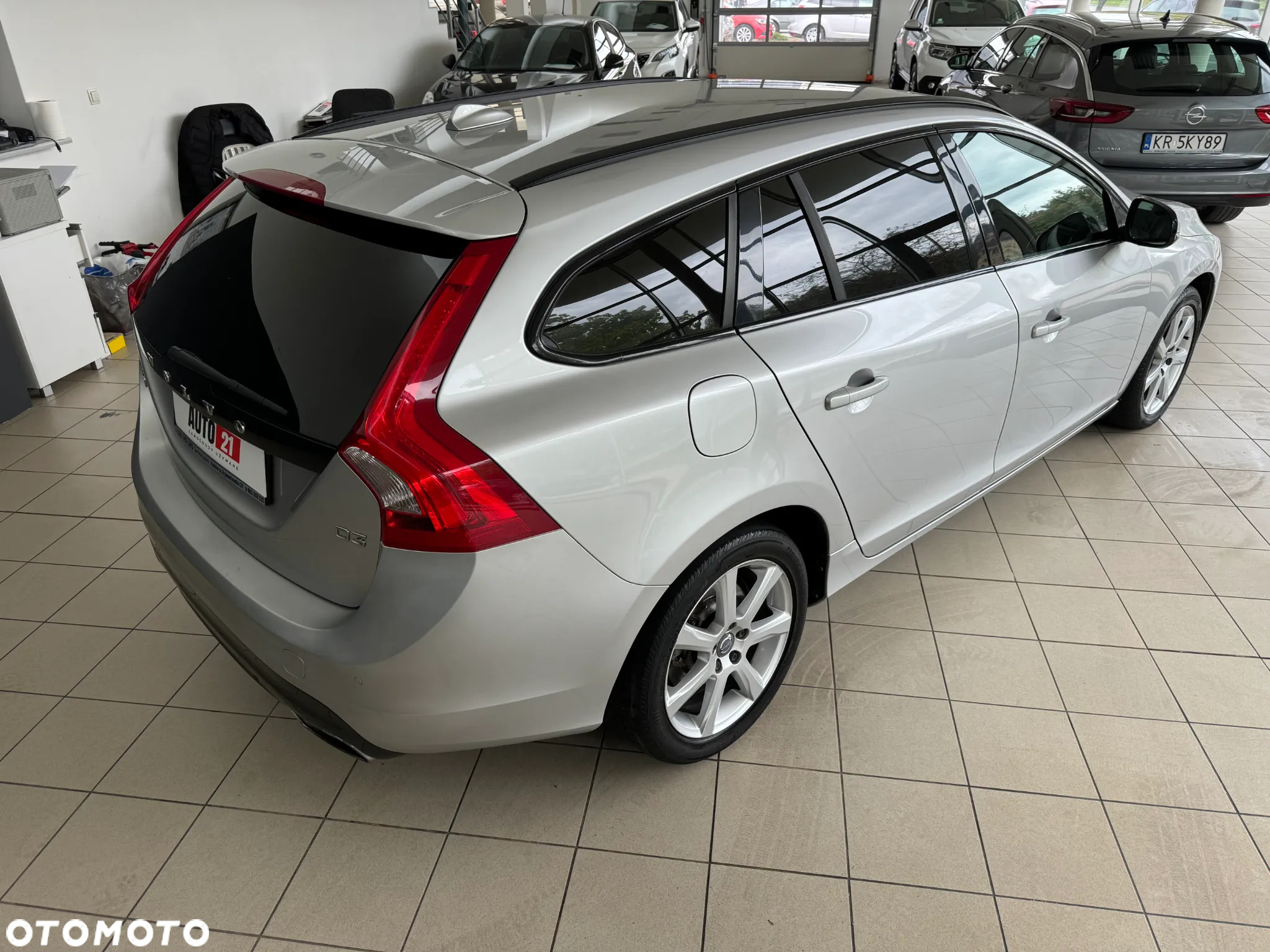 Volvo V60 D3 Geartronic Kinetic - 12