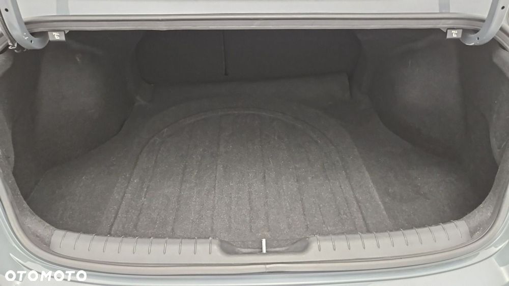 Hyundai Elantra 1.6 Smart - 22