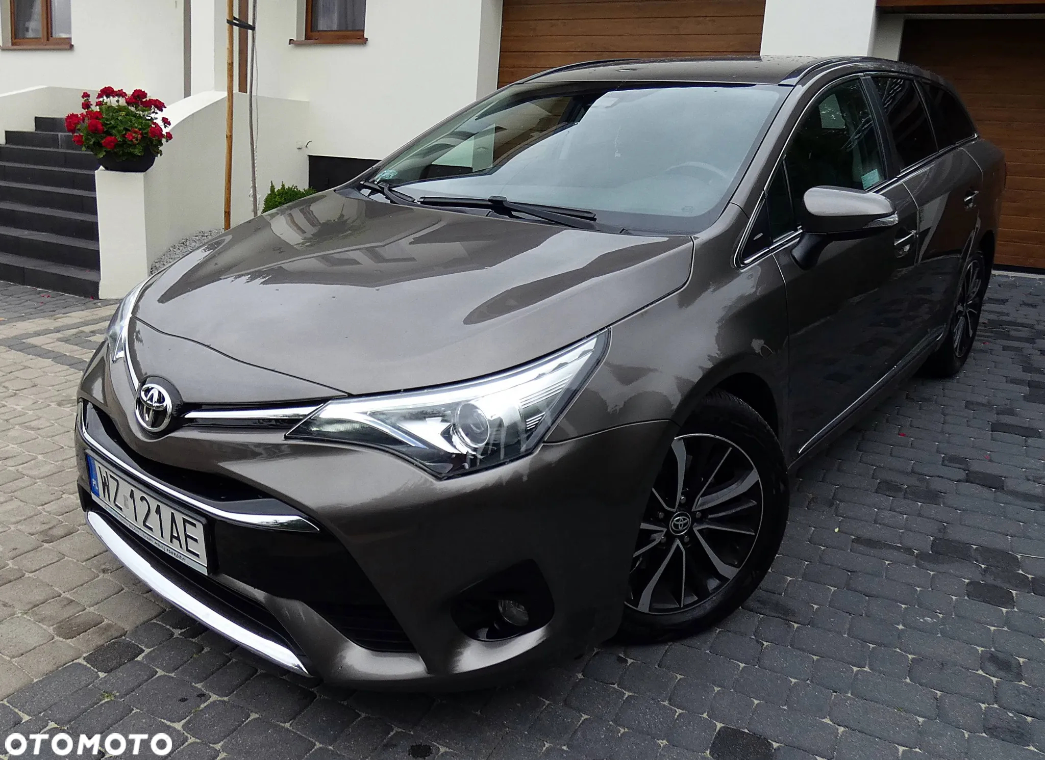 Toyota Avensis 2.0 D-4D Premium - 13