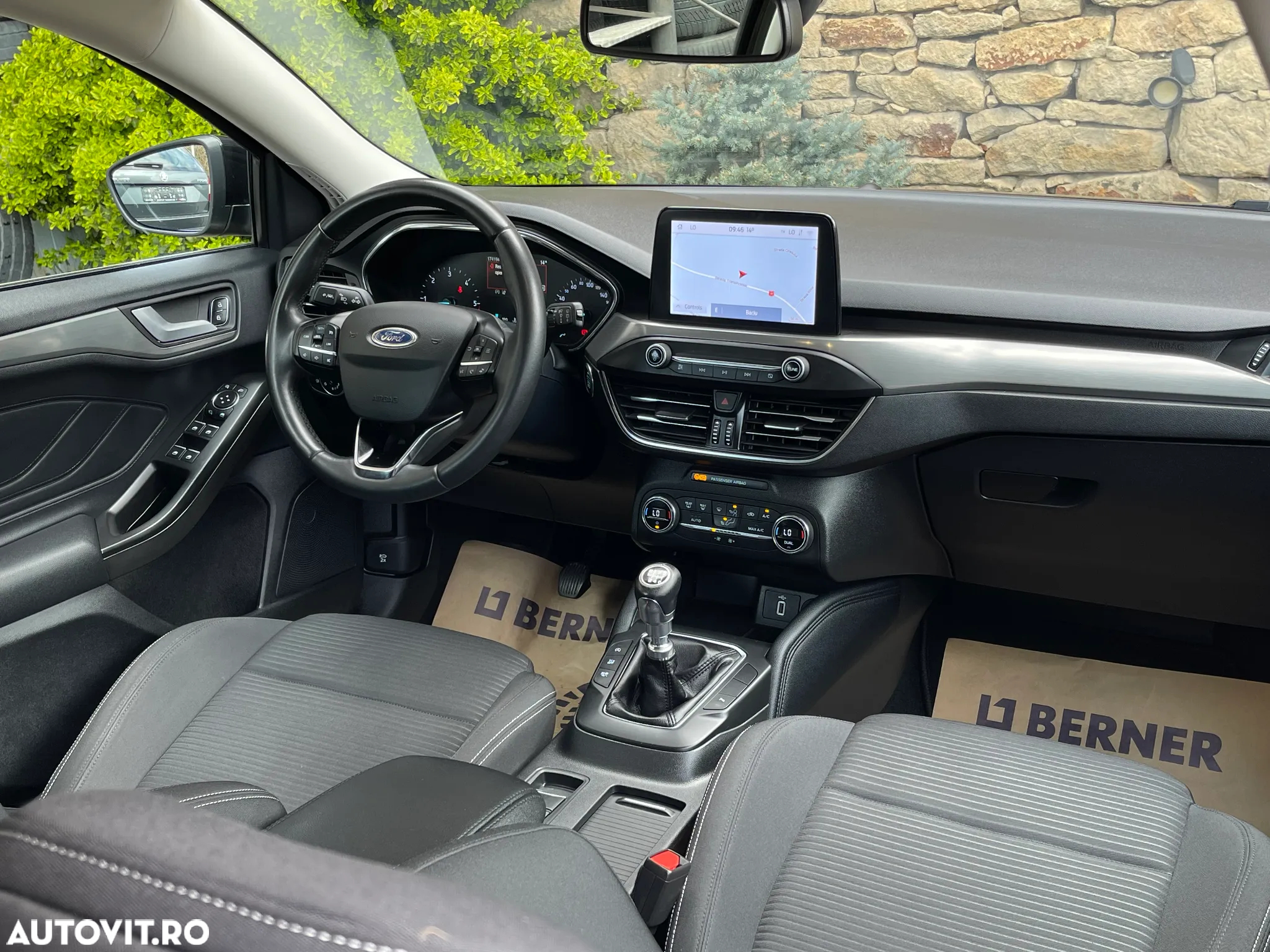 Ford Focus Turnier 1.5 EcoBlue Start-Stopp-System TITANIUM - 2