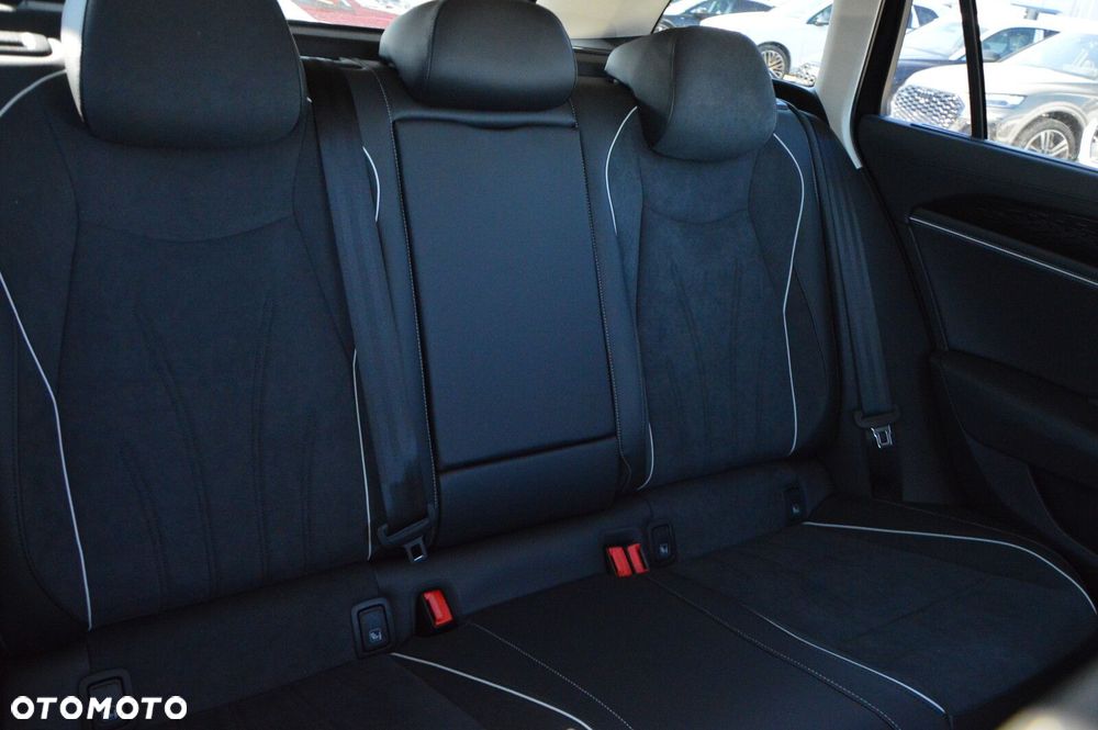 Volkswagen Passat - 13