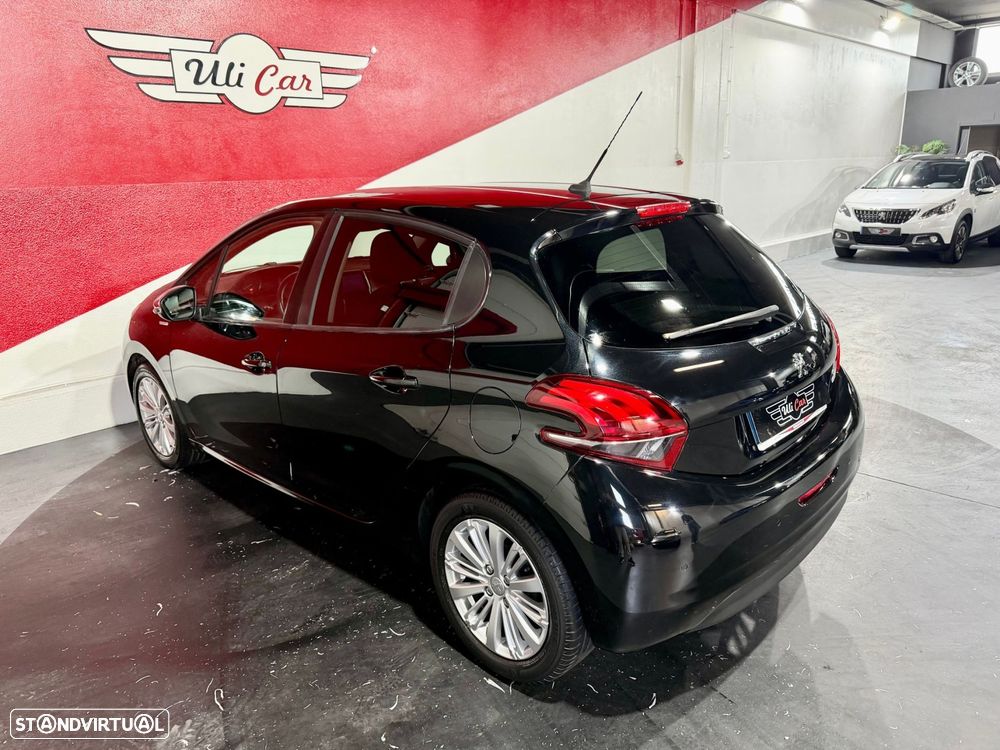 Peugeot 208 1.2 PureTech Style - 25