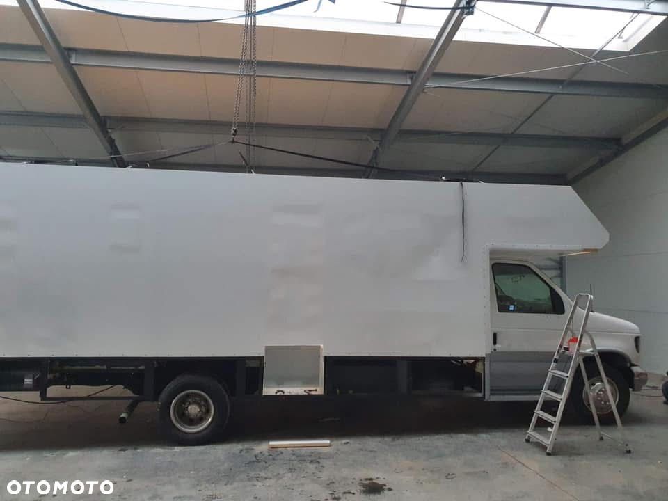Ford E-350 Gulfstream - 5