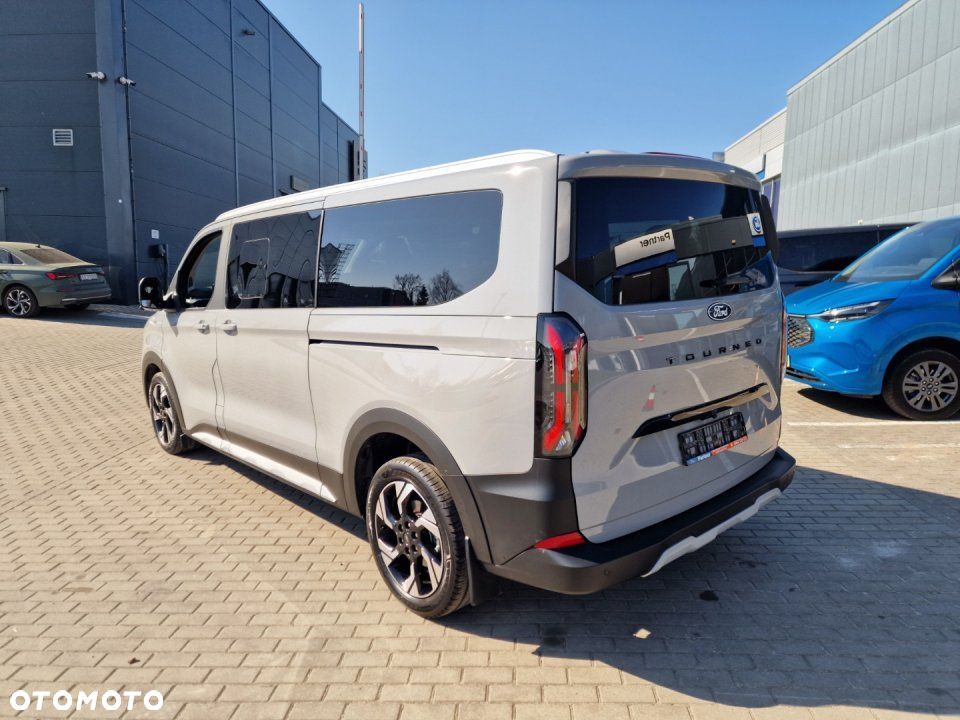Ford Tourneo Custom - 19