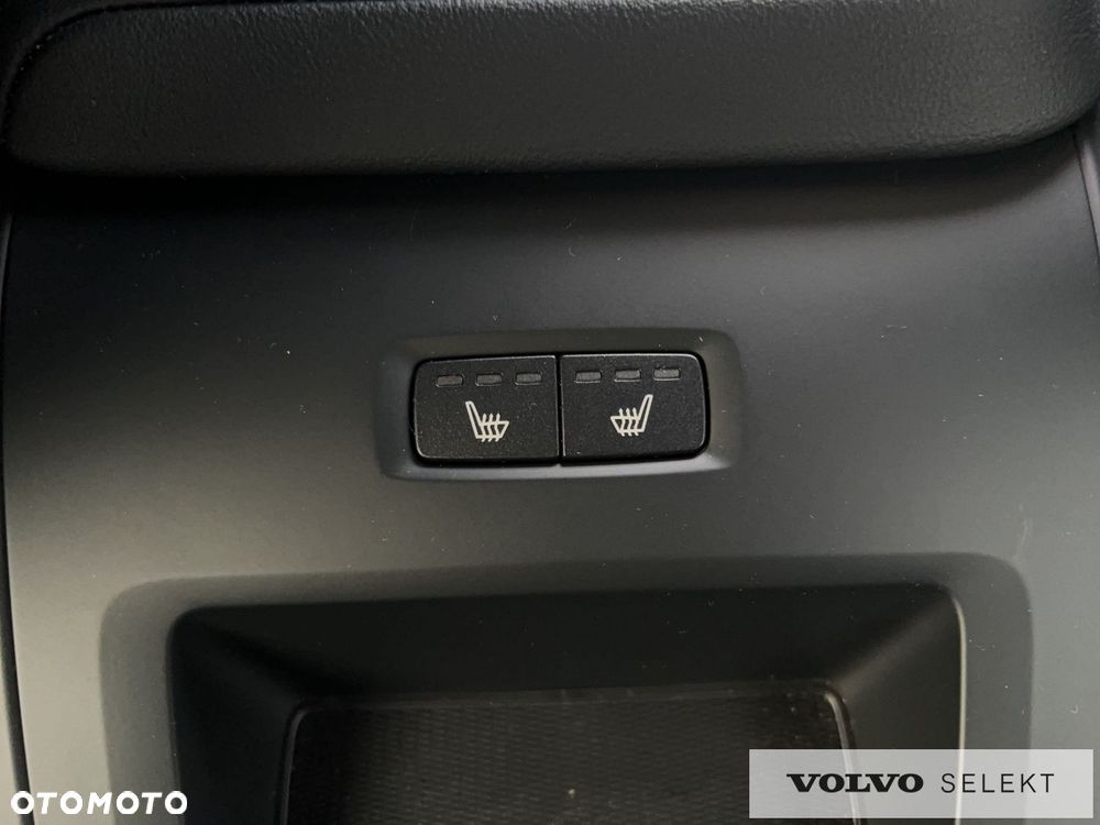 Volvo XC 60 B5 B AWD Plus Dark - 25