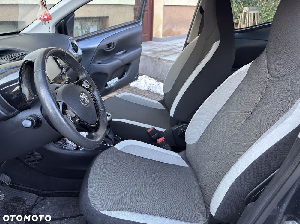 Toyota Aygo x-play Eco - 23