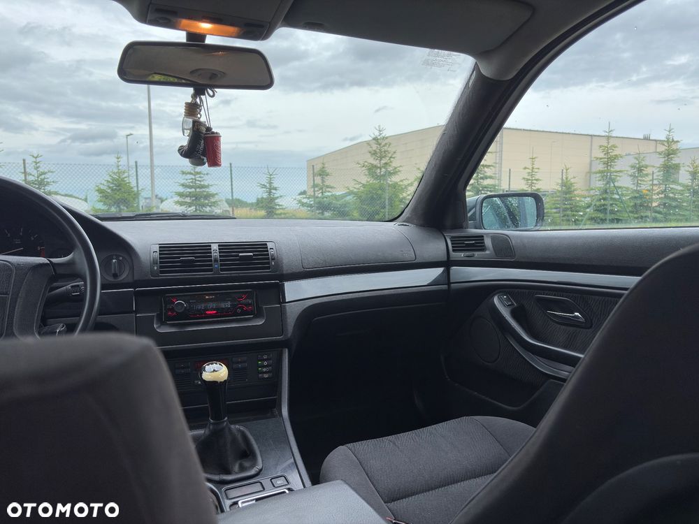 BMW Seria 5 520i - 10