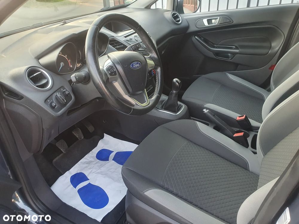 Ford Fiesta 1.0 Champions Edition - 10