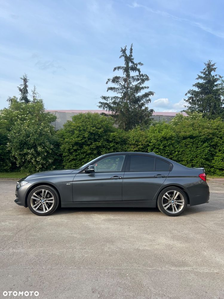 BMW Seria 3 330i Sport - 5