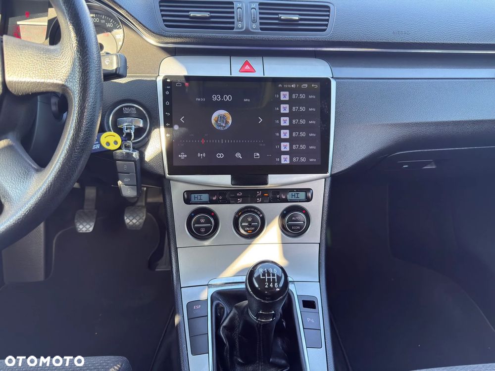 Volkswagen Passat 2.0 FSI Comfortline - 8