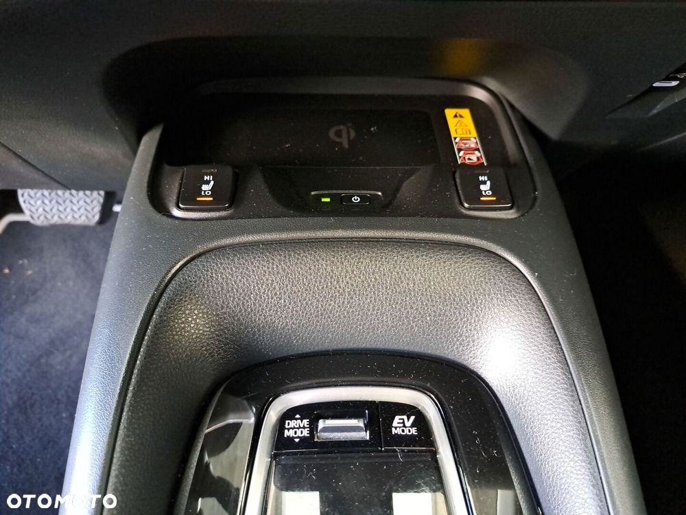 Toyota Corolla 1.8 Hybrid Comfort - 28