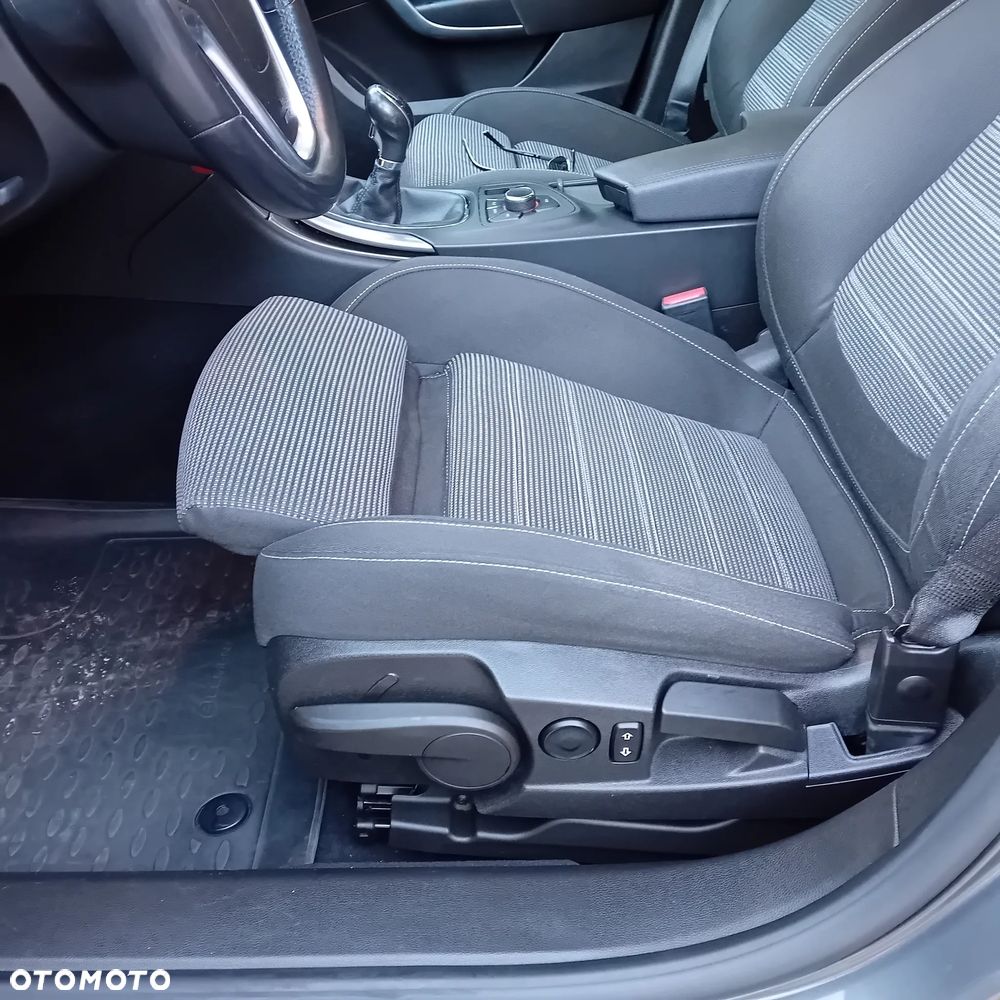 Opel Insignia 2.0 CDTI - 22