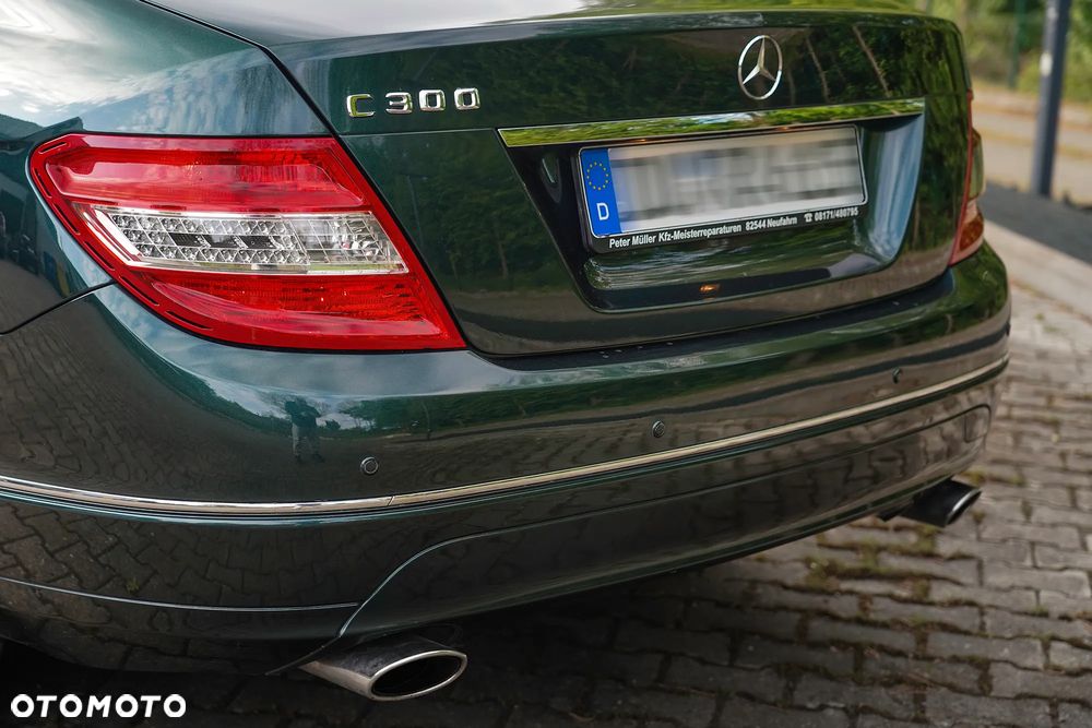 Mercedes-Benz Klasa C 300 7G-TRONIC SPORT EDITION - 16