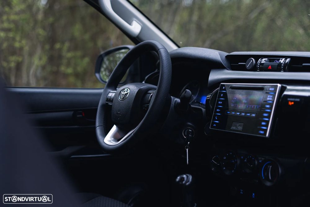 Toyota Hilux 2.4 D-4D 4WD CD CH - 8