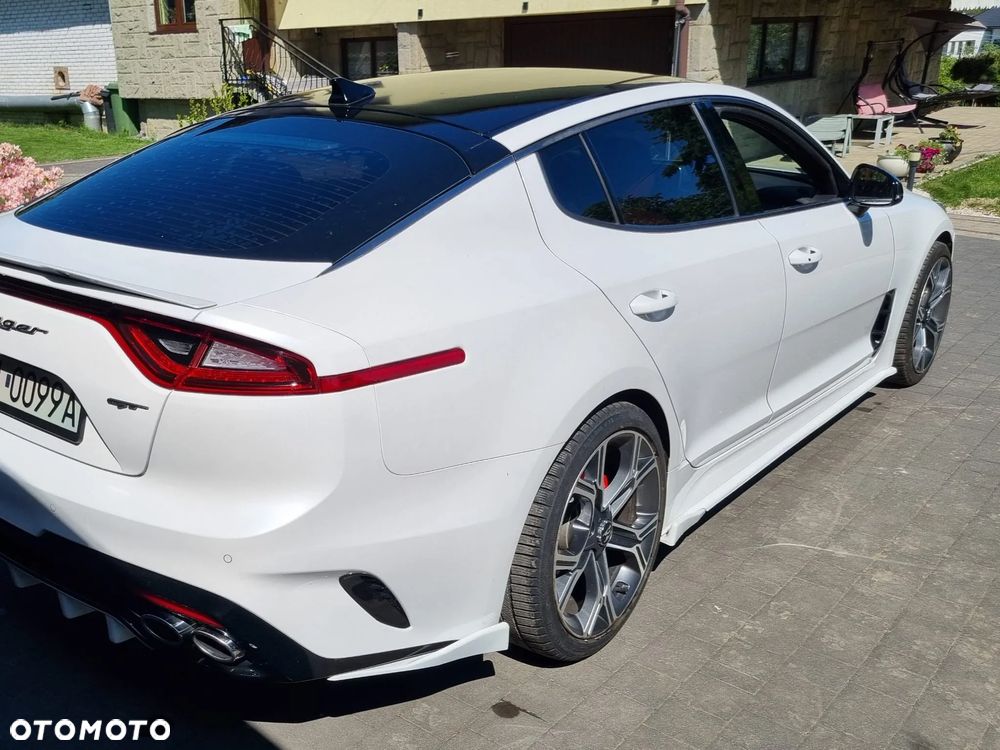 Kia Stinger - 4