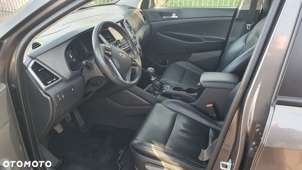 Hyundai Tucson blue 1.7 CRDi 2WD Style - 16