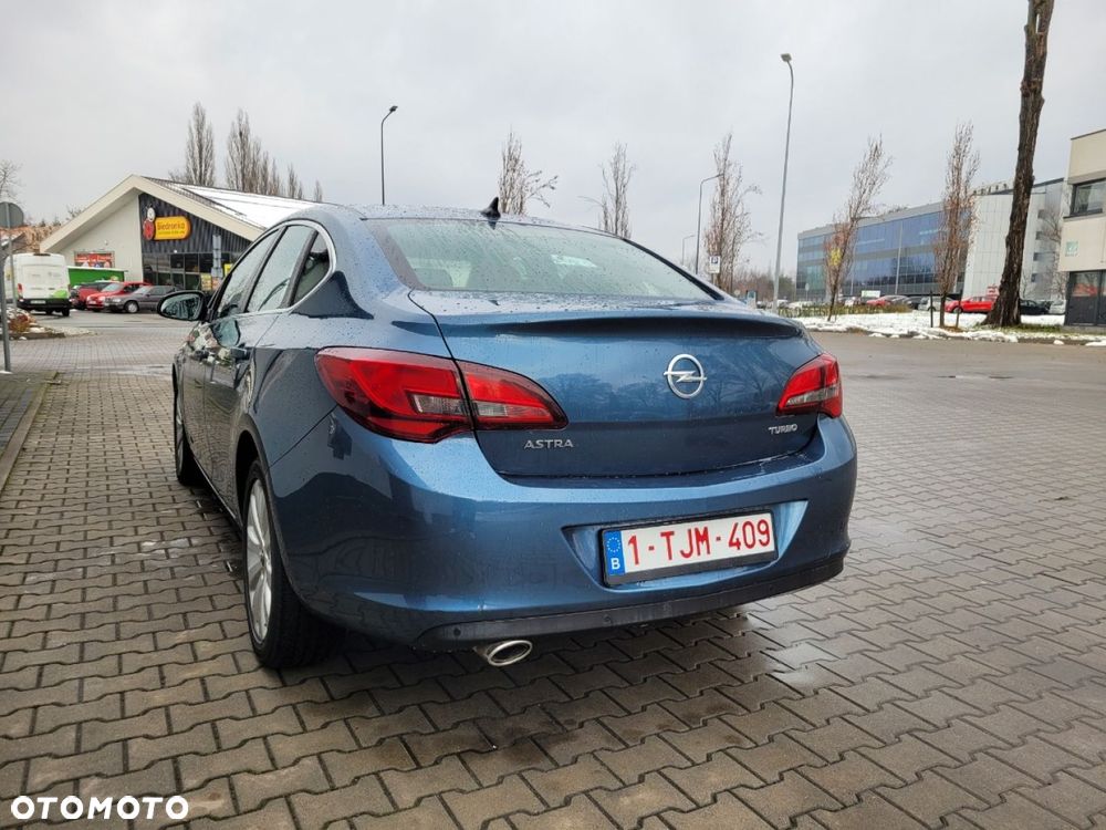 Opel Astra 1.4 Turbo Exklusiv - 8