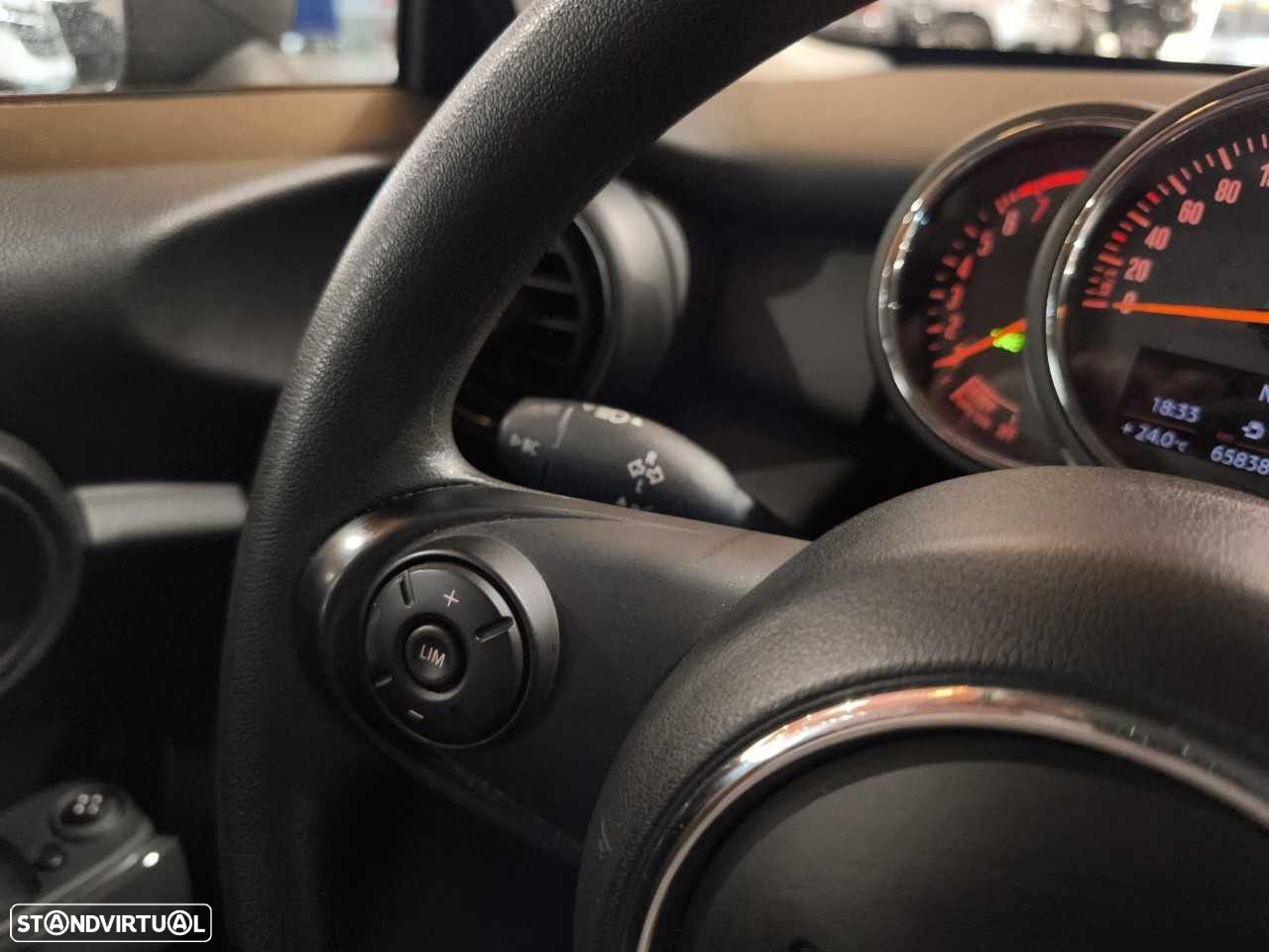 MINI 3 Portas One - 15