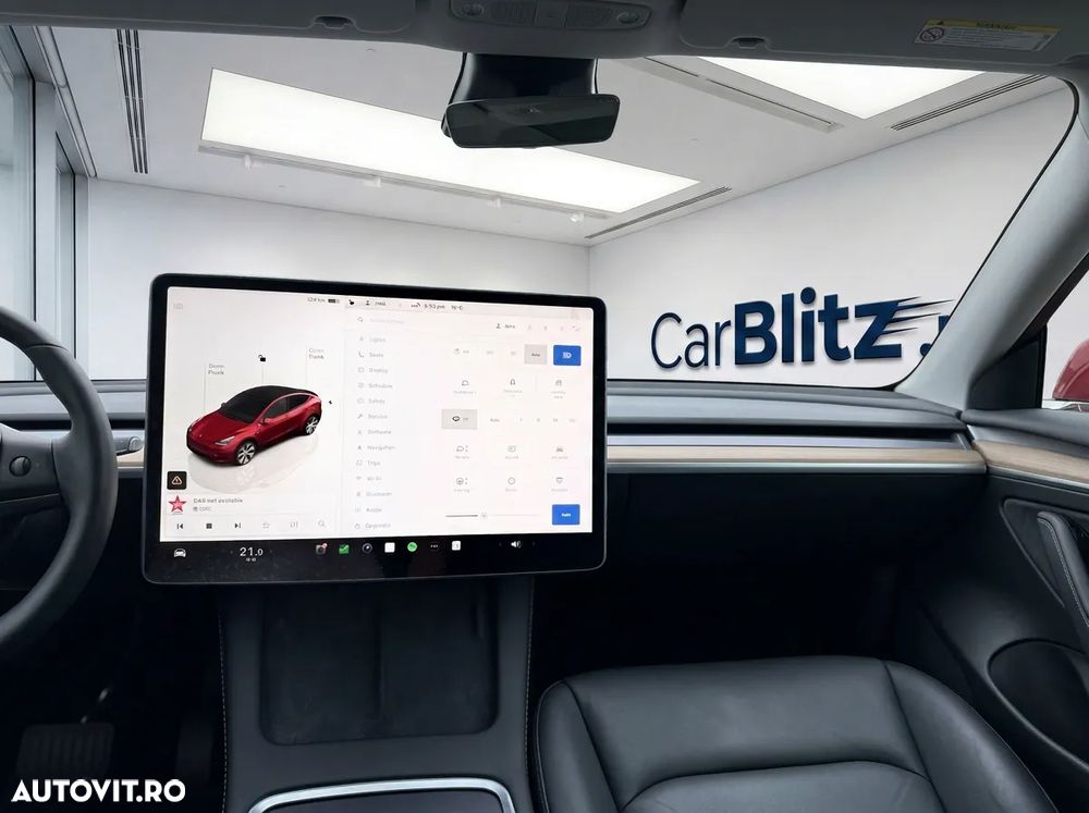 Tesla Model Y - 11