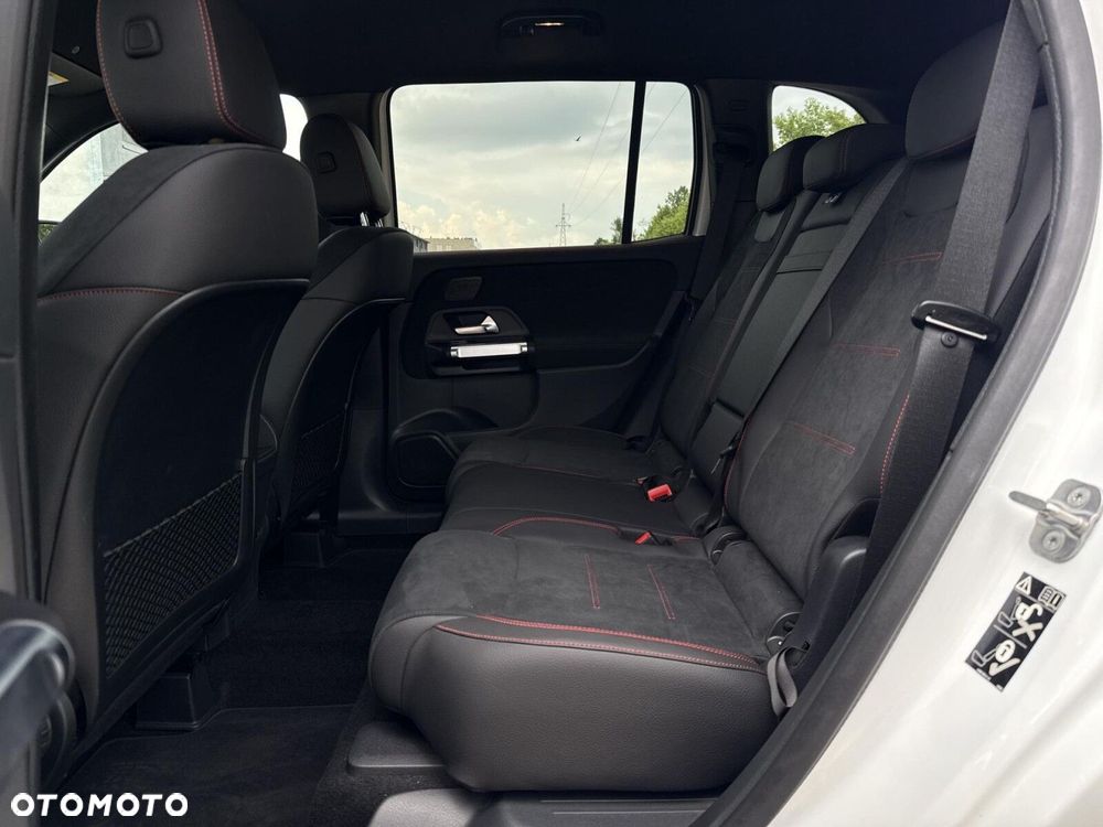 Mercedes-Benz GLB - 22
