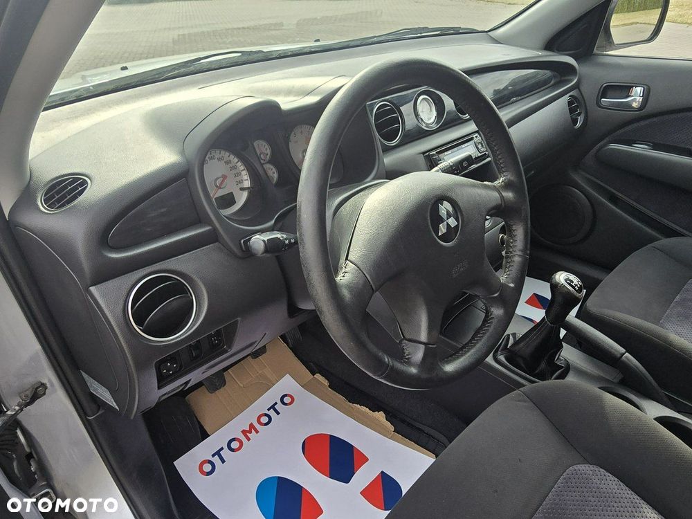 Mitsubishi Outlander - 17