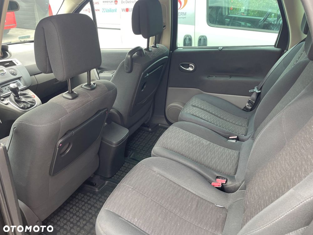 Renault Scenic 1.9 dCi Confort Authentique - 8