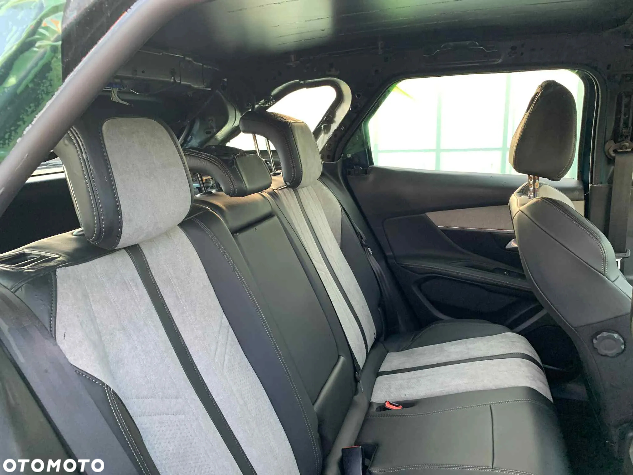 Peugeot 3008 1.6 PureTech HYbrid GT S&S EAT8 - 33