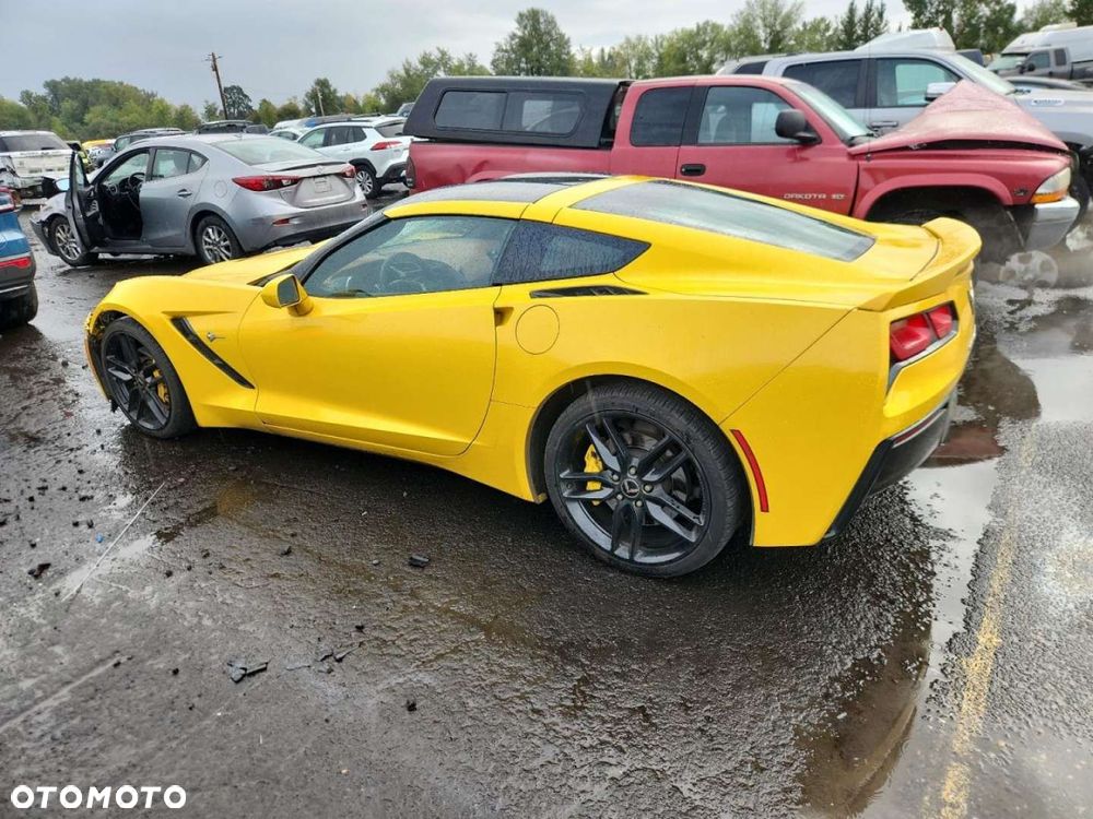 Chevrolet Corvette - 3