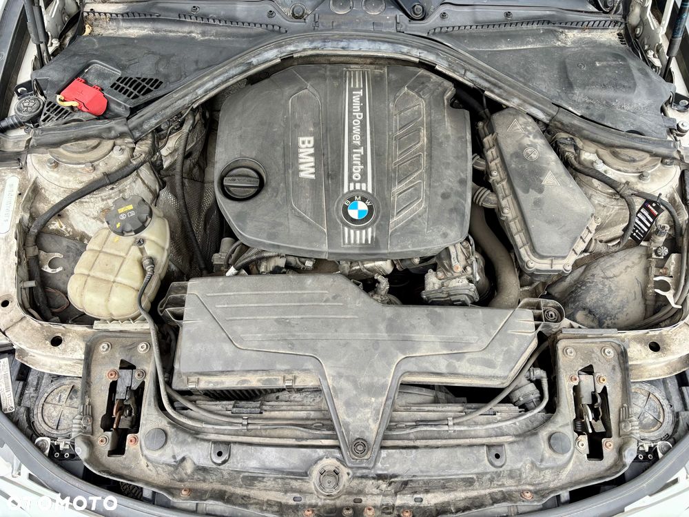 BMW Seria 3 318d Blue Performance Sport Line - 33