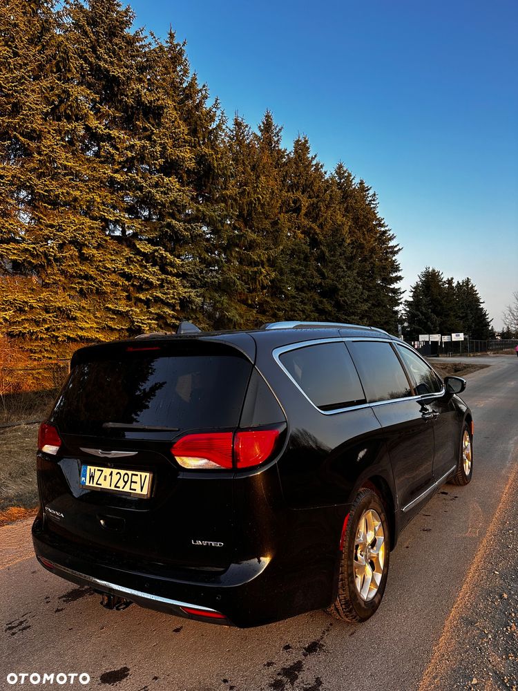 Chrysler Pacifica - 8